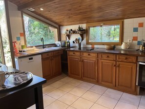 Réfrigérateur, four, lave-vaisselle