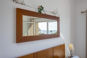 Interior - Sea View Apartment with Beach Access in Quinta da Barracuda Gated Condominium (Albufeira)
