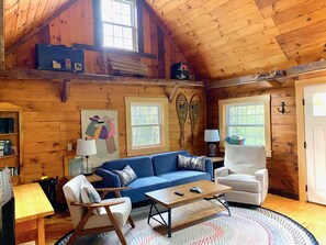 Smart TV, music library, stereo