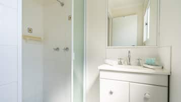 Vila, 2 kamar tidur, di pinggir kolam renang | Kamar mandi