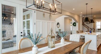 Gated Private Estate With Pool, Hilltop Views, and Game Room on 8 acres