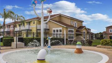 House, 5 Bedrooms | Exterior