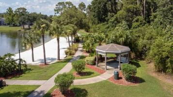 House, 5 Bedrooms | Property grounds