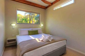 Waterfront Cabin (2BR)