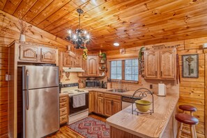 Fridge, microwave, oven, stovetop - Wooden Paradise in Catskills!!!! (Rock Hill)