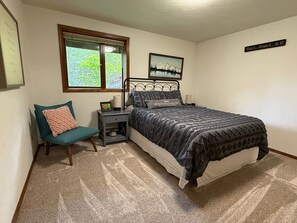 3 chambres, fer et planche à repasser, accès au Wi-Fi (inclus)