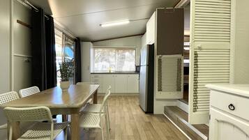 2 Bedroom Sunset Cabin - No Bathroom