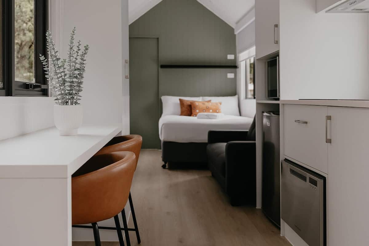 Studio Cabin | Free WiFi, bed sheets