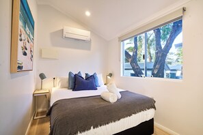 Deluxe-Ferienhütte, 2 Schlafzimmer | 2 Schlafzimmer, kostenloses WLAN