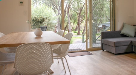 Área de sala de estar. Tasman Holiday Parks - Yallingup Caves