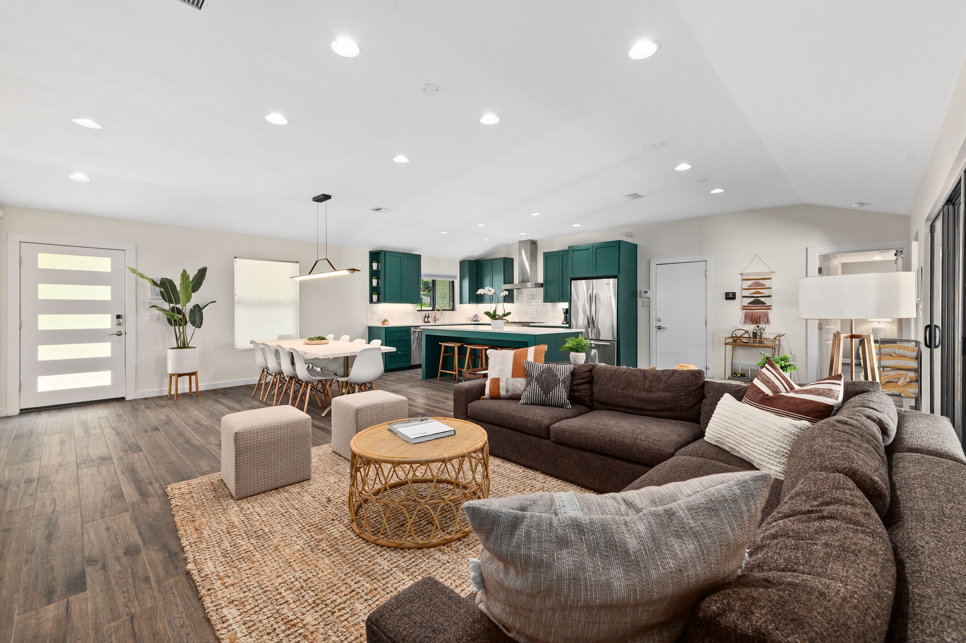 ✫Hip Haven - HUGE POOL 1 Mi from SoCo & Downtown✫