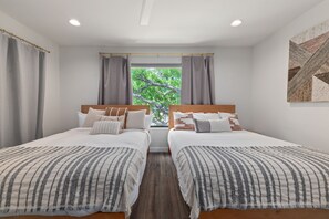 6 bedrooms, iron/ironing board, free WiFi, bed sheets