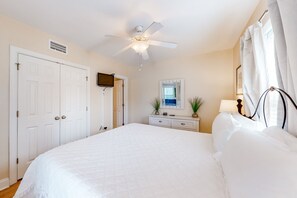 2 bedrooms, iron/ironing board, internet, bed sheets
