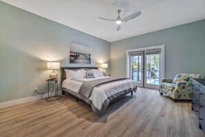 4 camere, una scrivania, ferro/asse da stiro, culla da viaggio