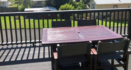 The Kakariki Cottage - Experience all that Aotea has to offer