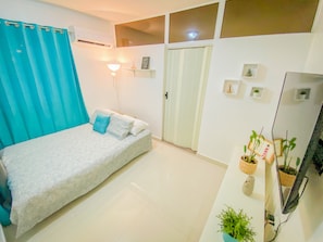 4 室のベッドルーム、アイロン / アイロン台、WiFi (無料)、ベッドシーツ