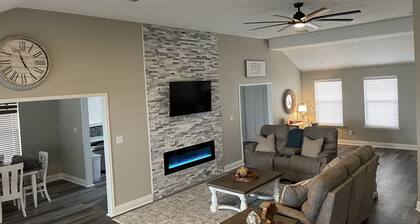 Come relax at this beautiful Livingston lake front!