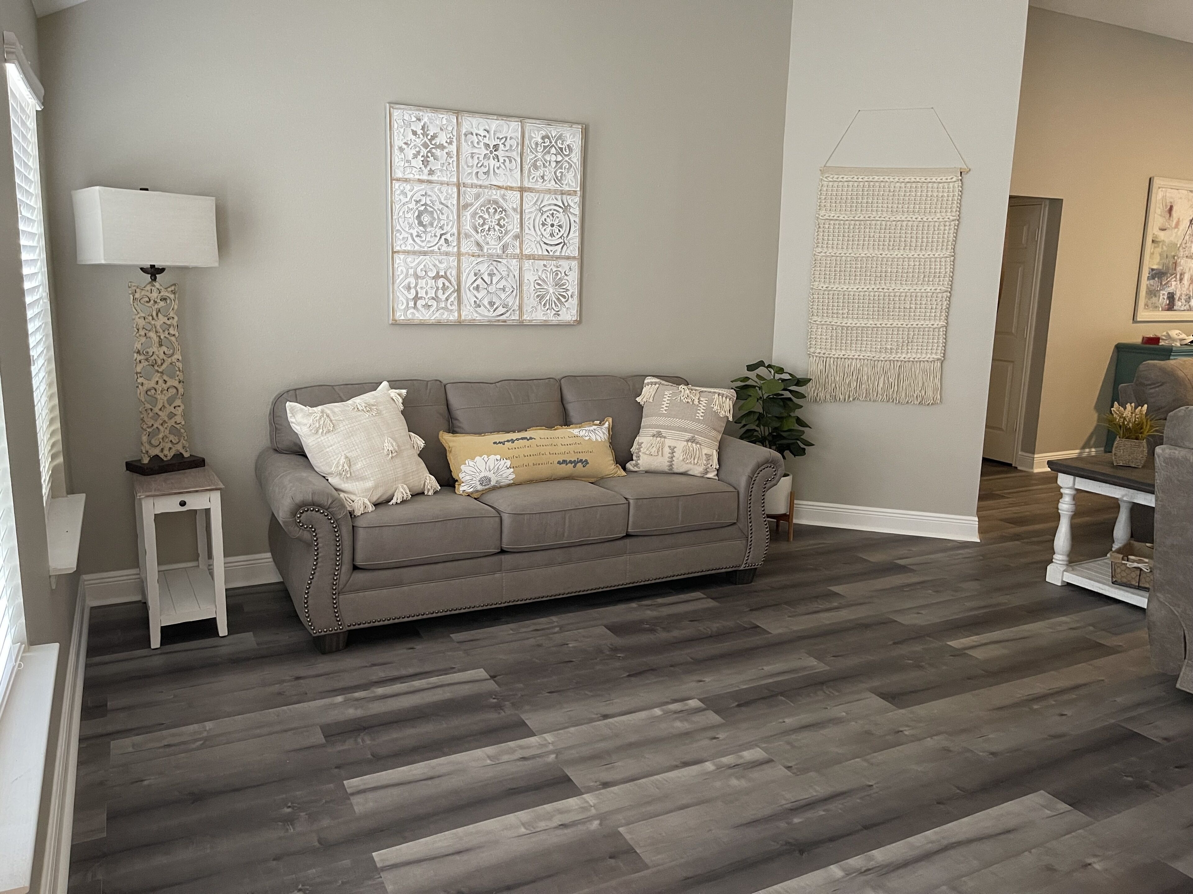 Come relax at this beautiful Livingston lake front!