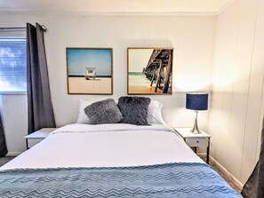 6 bedrooms, free WiFi - New Listing!  Stunning 4 br steps from the sand - game room - fire pit (Panama City Beach)