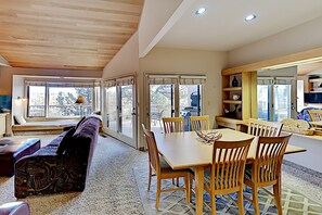 TV, fireplace, DVD player, stereo