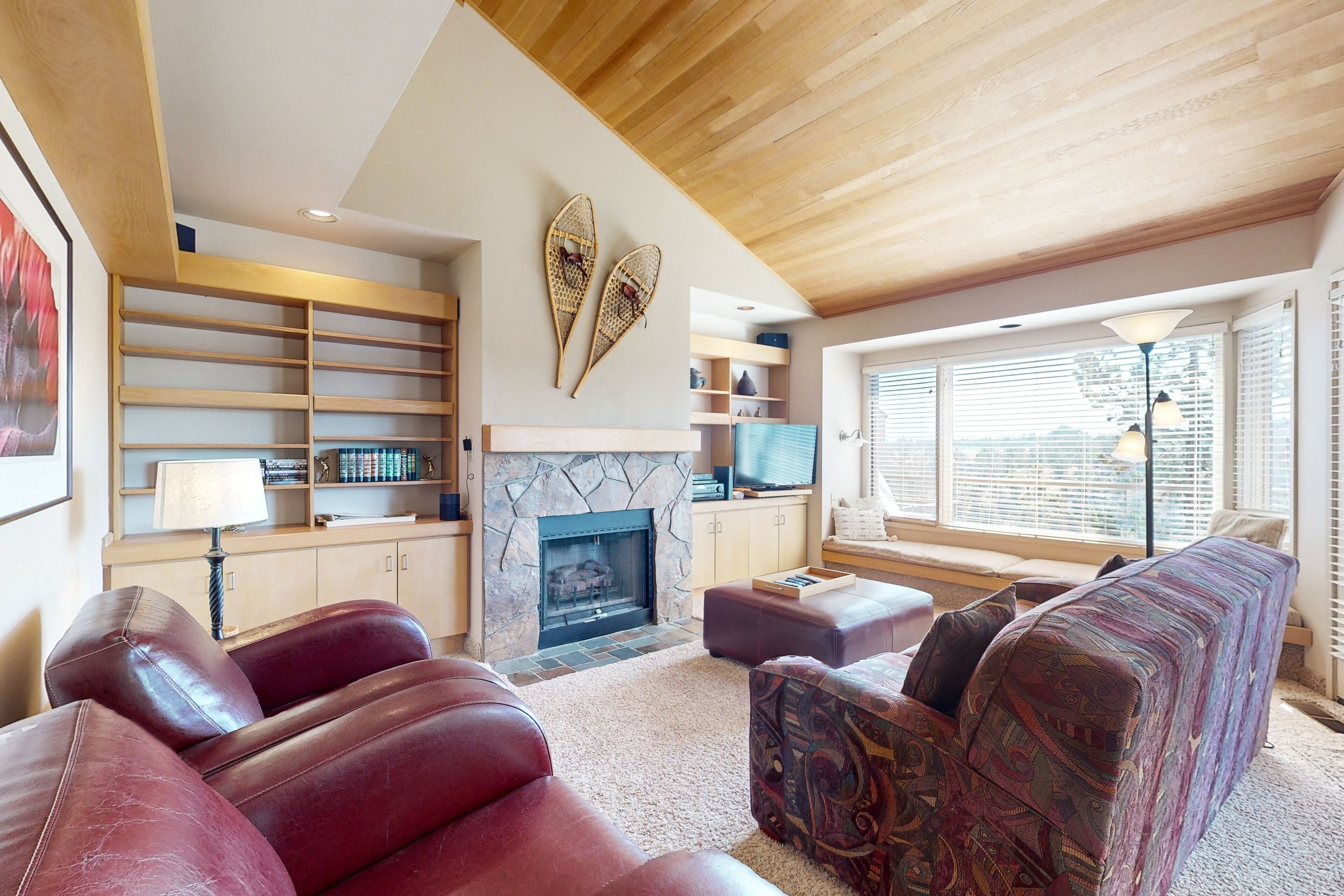 TV, fireplace, DVD player, stereo