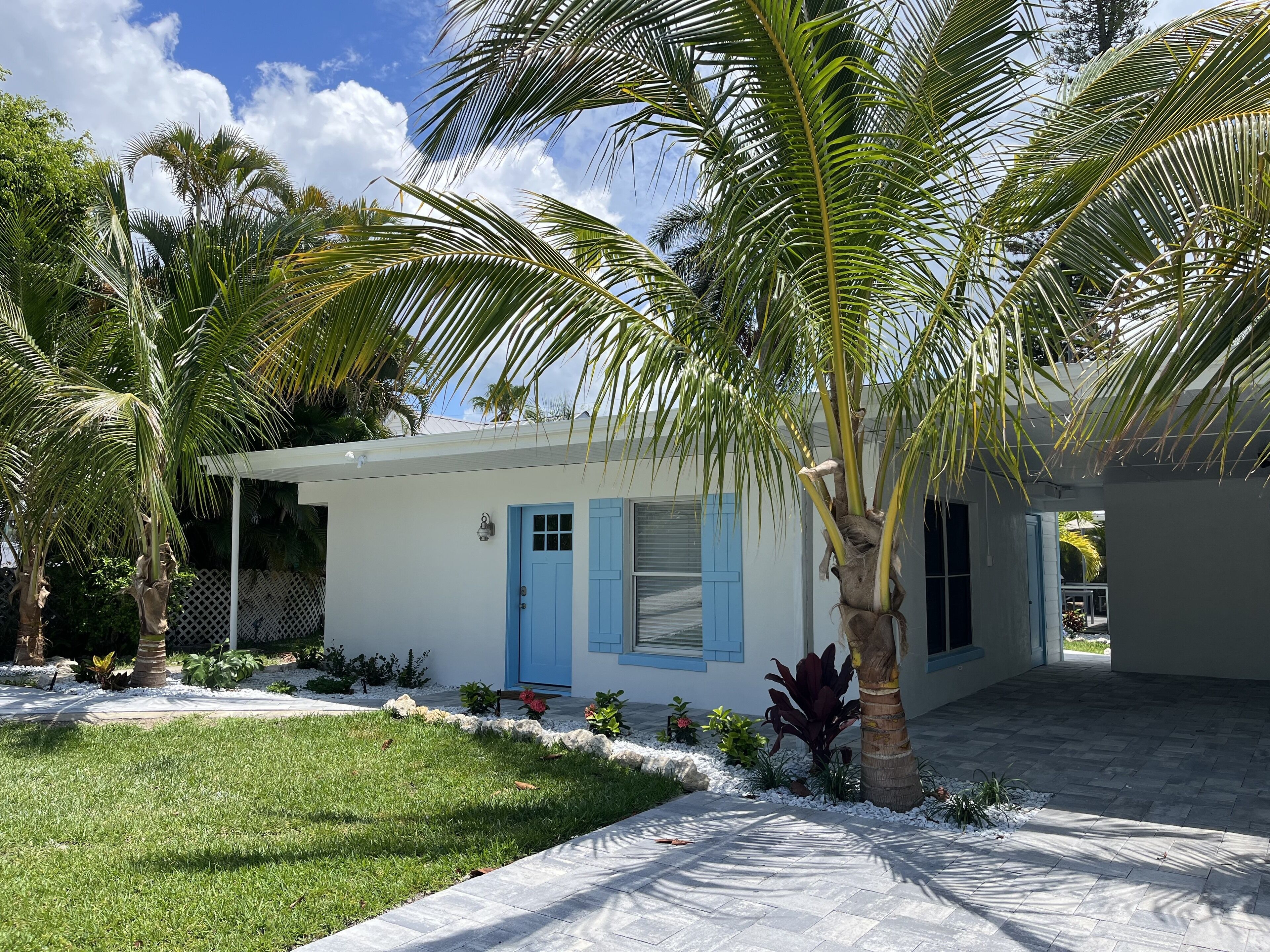 Relaxing 1-bedroom cottage with shared pool