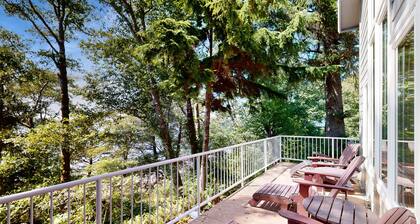 Custom dog-friendly home with Netarts Bay views - includes a separate casita