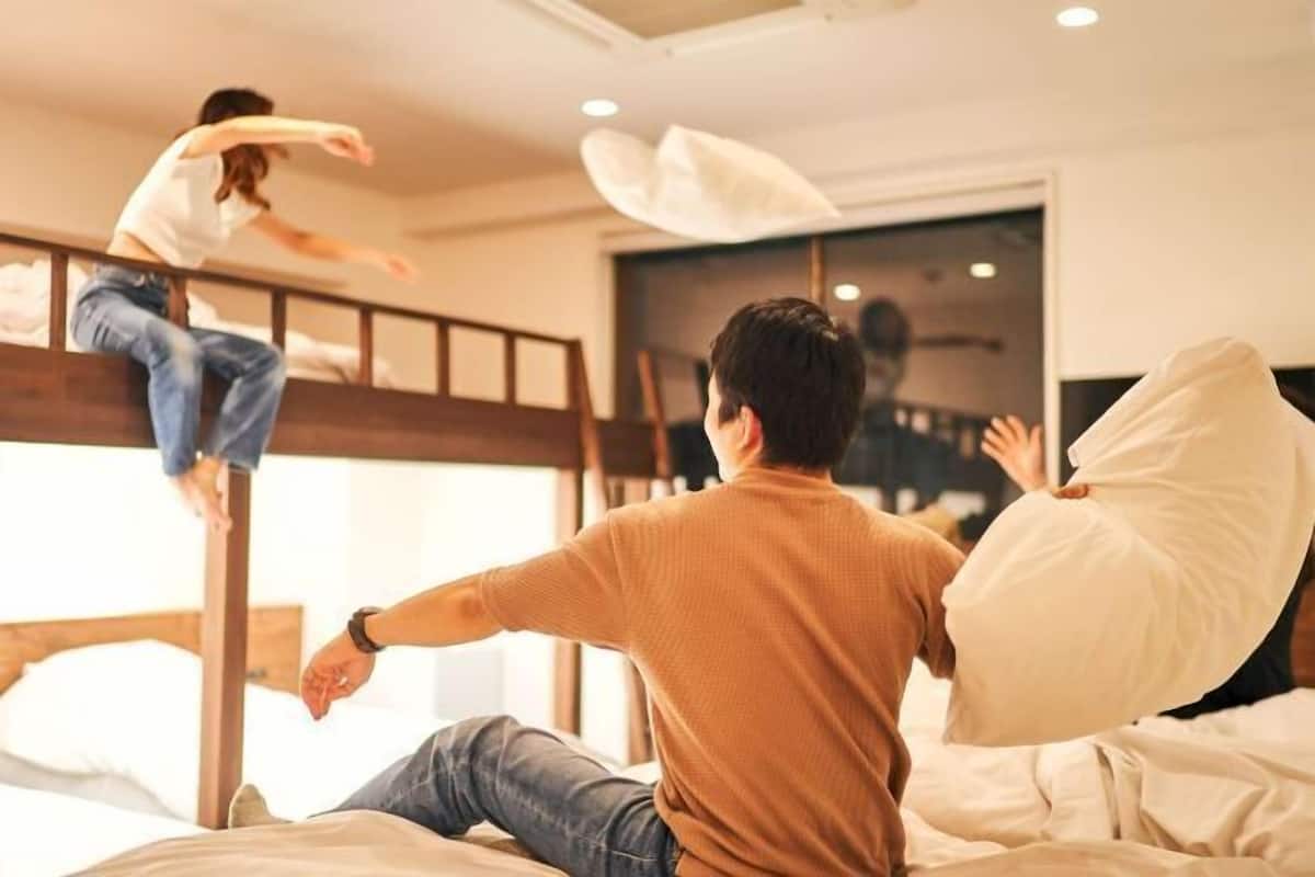 Free WiFi, bed sheets