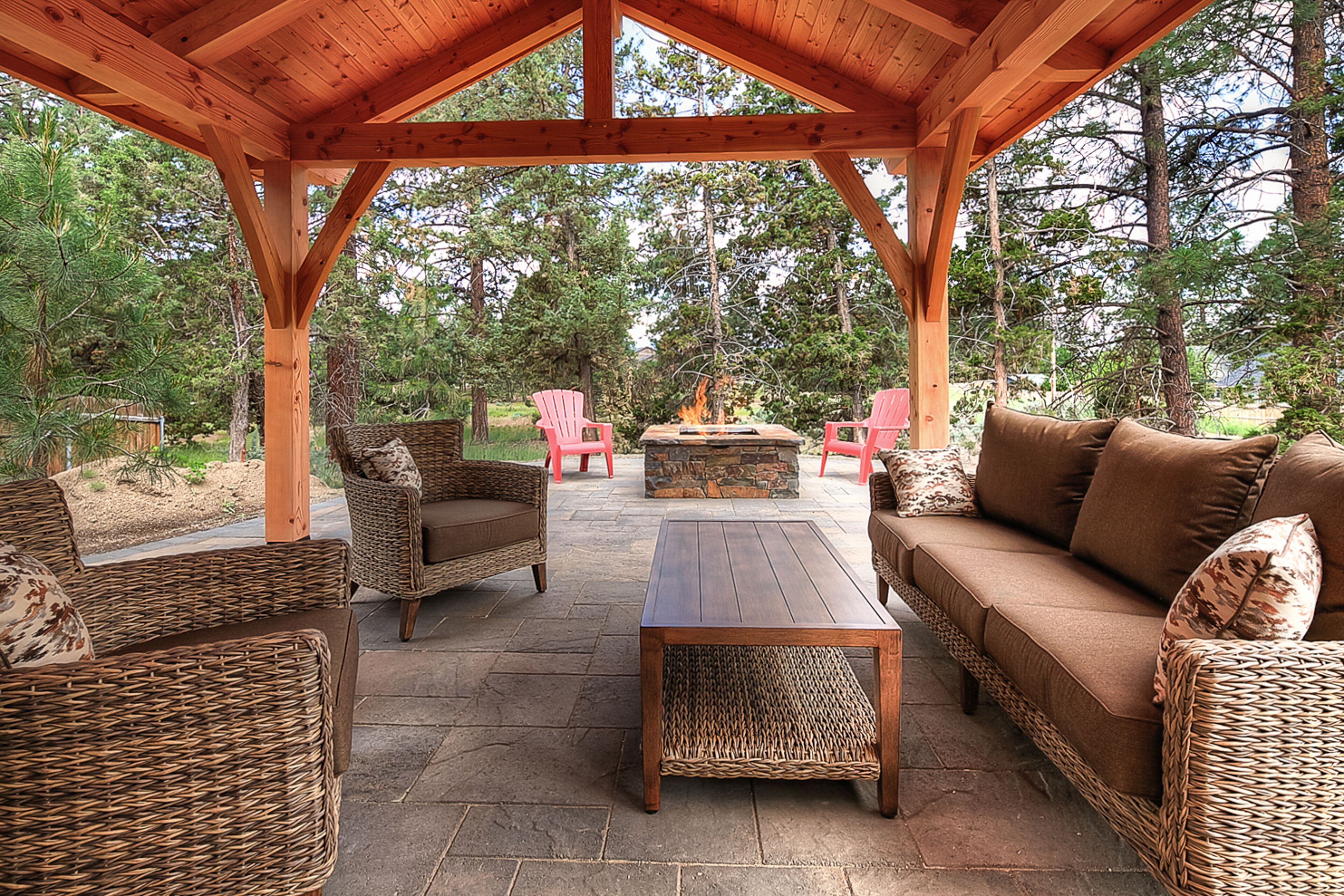 Bend retreat with inviting patio, fireplace & firepit - close to dining, skiing