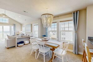 TV, fireplace, DVD player, books