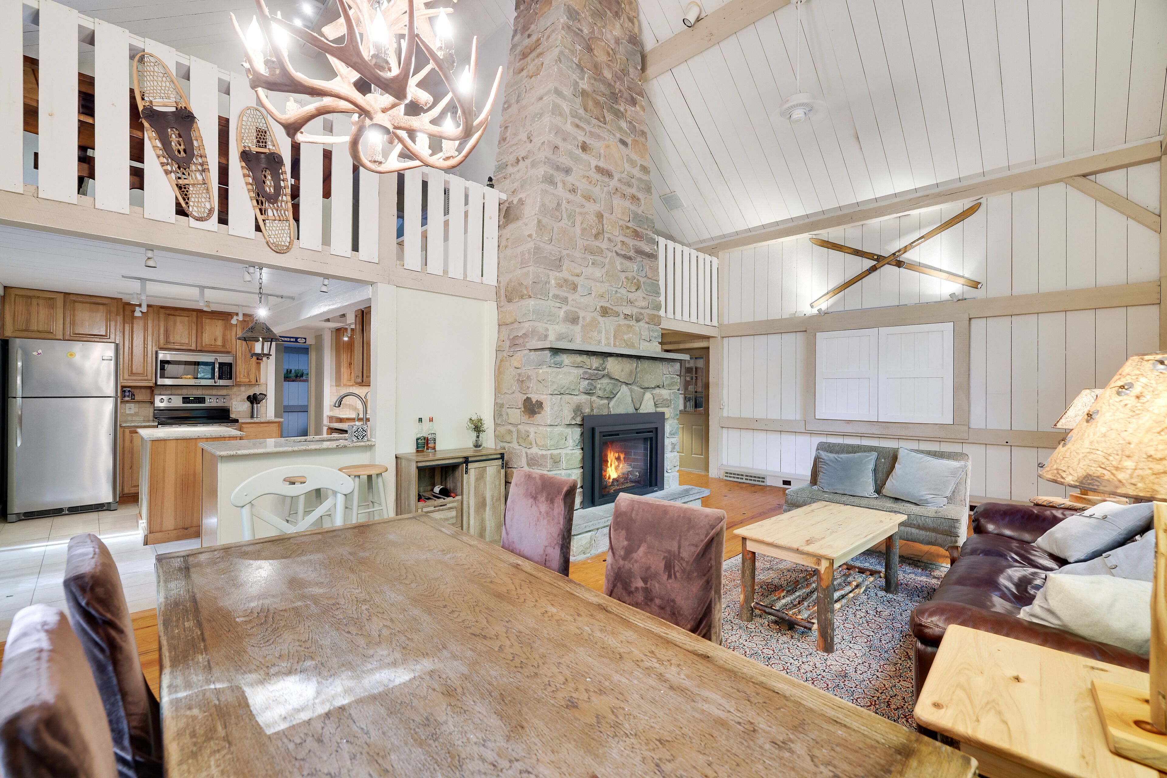 Charming Farmhouse in Lake Naomi 