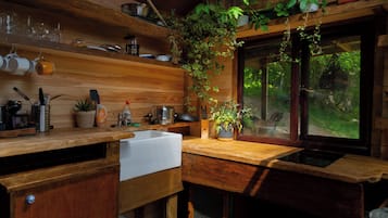 Kabin | Dapur pribadi | Lemari es, microwave, kompor, dan ketel listrik