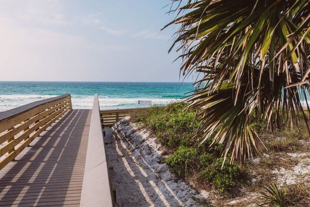Playa en los alrededores y toallas de playa 