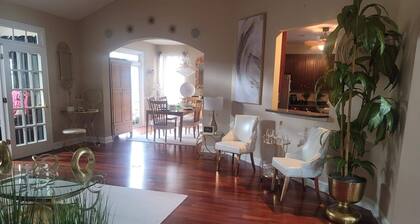 5 min's to the beach, Oasis Away From Home - Entire House