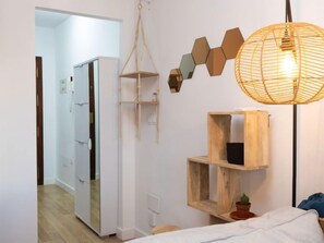 3 bedrooms, iron/ironing board, free internet