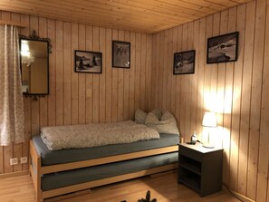 1 bedroom, free WiFi, bed sheets - Cosy apartment for 2 people with WIFI and balcony (Adelboden)