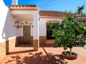 Property grounds - Beautiful private villa for 8 people with A/C, private pool, WIFI, TV and terrace (Rincón De La Victoria)