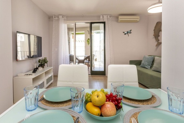 Meubles, Design Intérieur, Sol, Sol, Bois, Table, Plafond, Pièce, Éclairage, Table Cuisine Et Salle A Manger