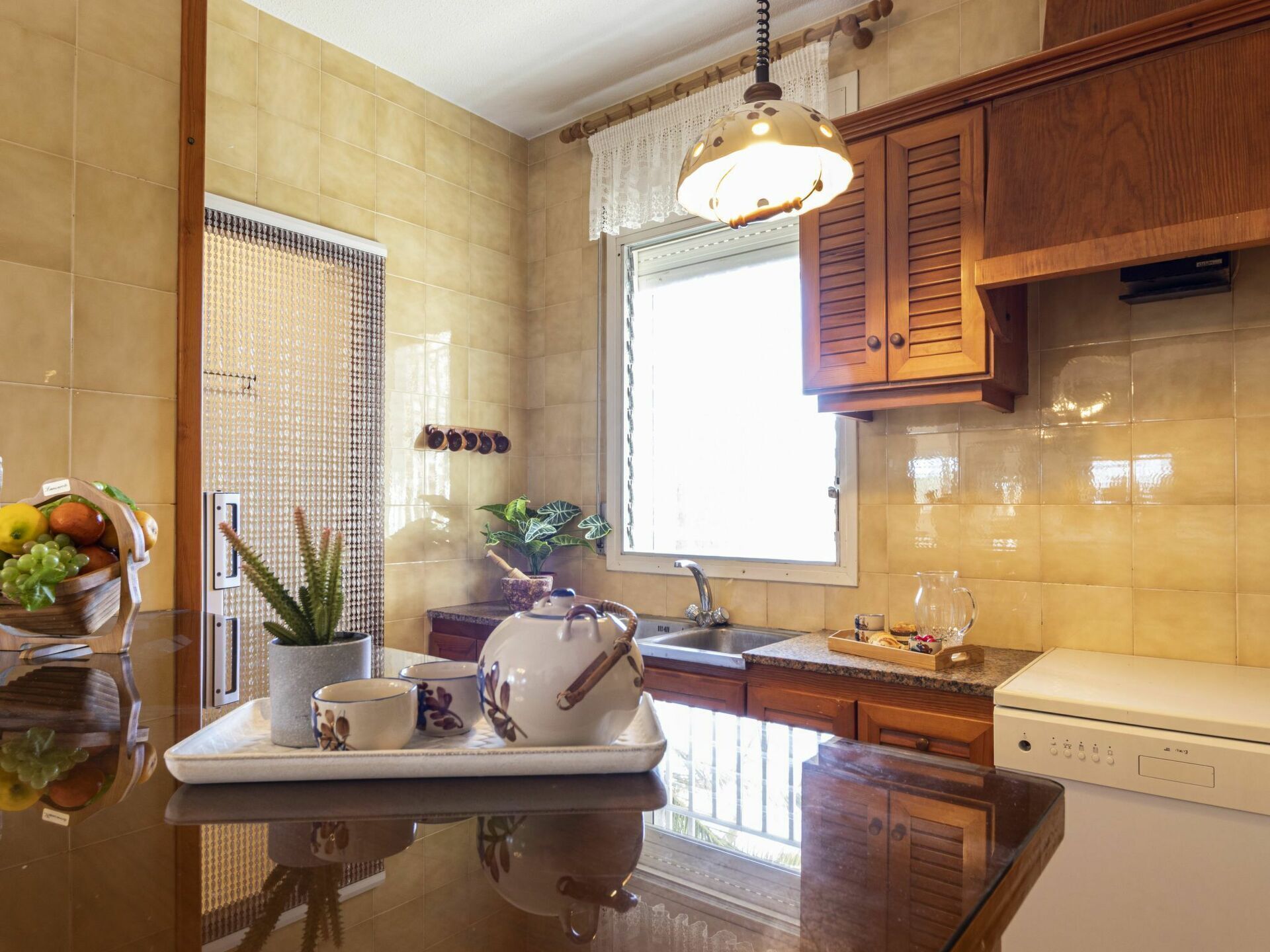 Stunning private villa for 12 guests with WIFI, TV, patio, pets allowed and parking