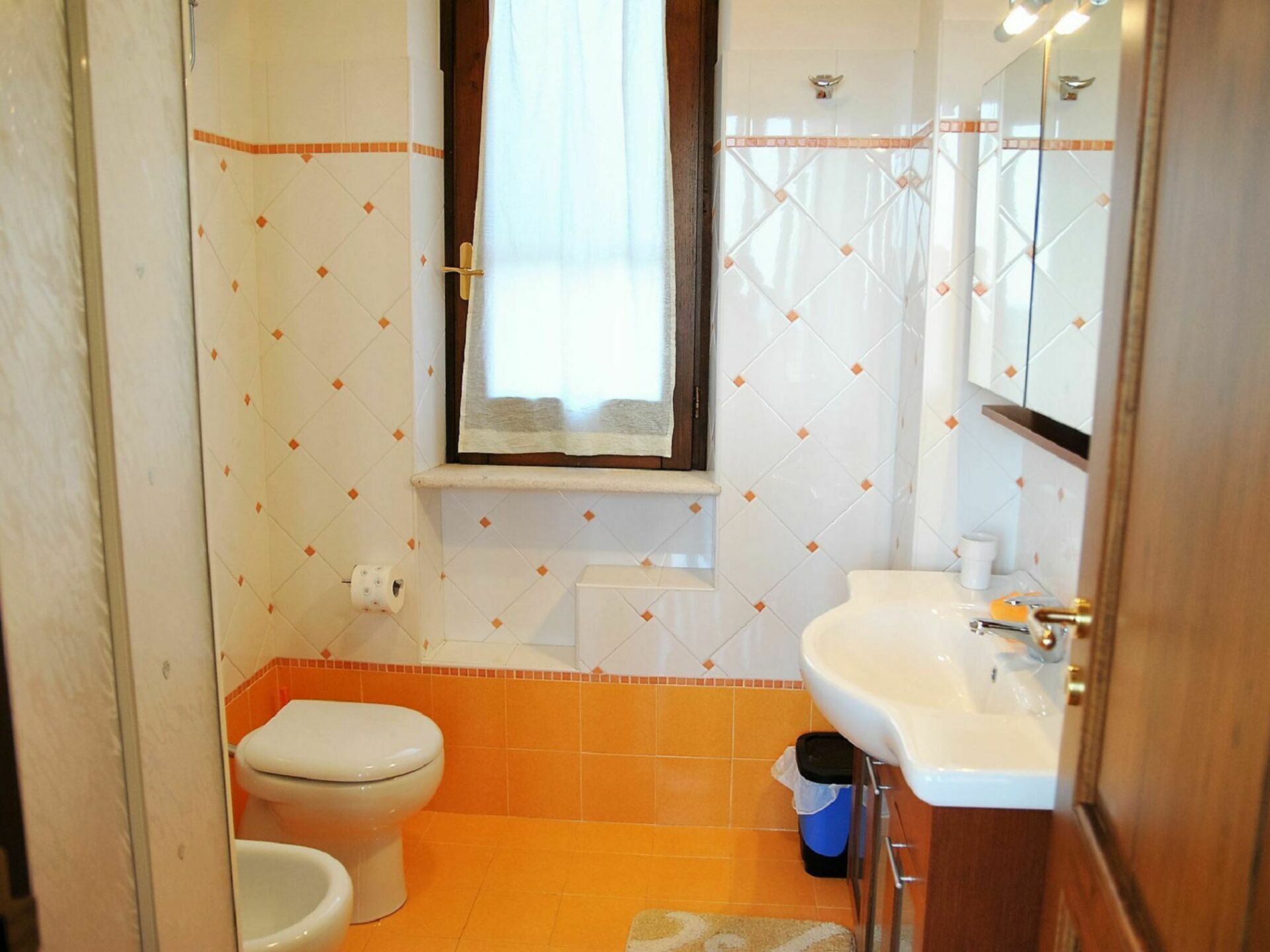 Wonderful private villa for 11 people with pool, A/C, WIFI, TV, patio, pets allowed and parking