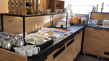Bao gồm bữa sáng buffet hàng ngày