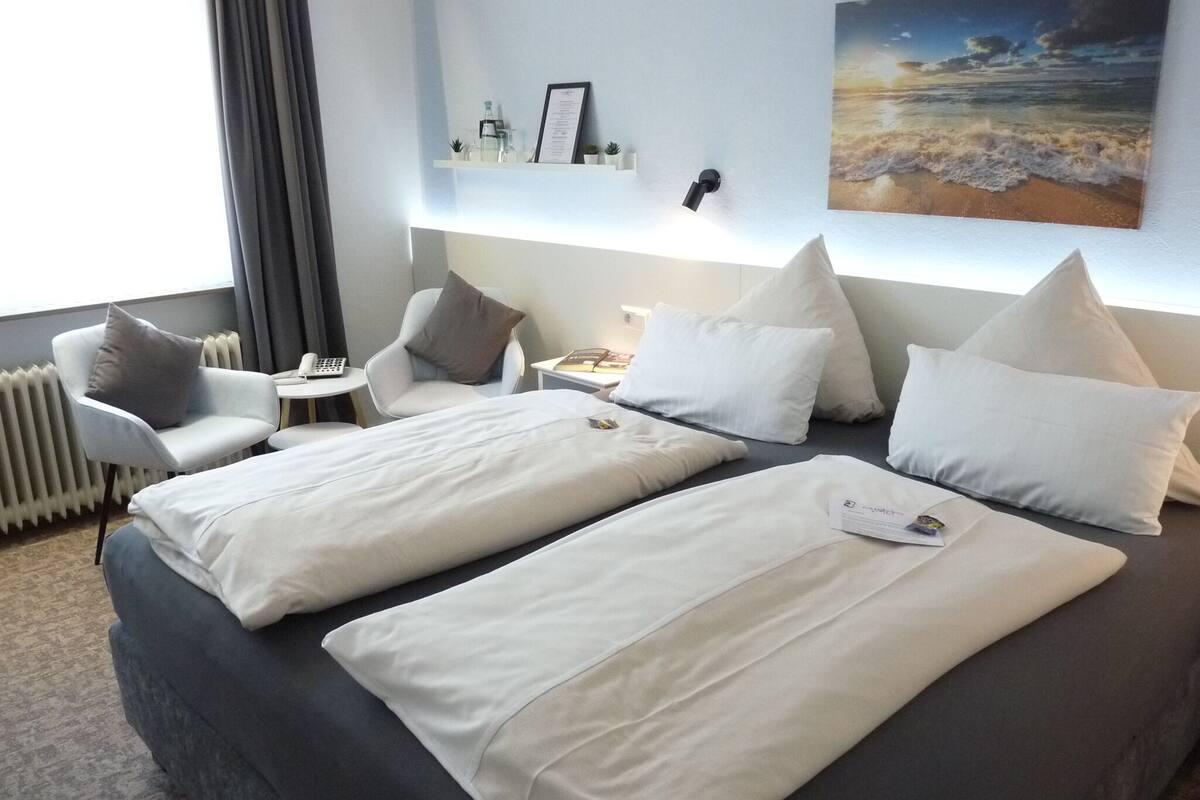 standard double room | hypo-allergenic bedding, desk, soundproofing, iron/ironing board