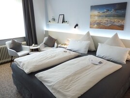 标准双人房 | 防过敏的被褥、办公桌、隔音、熨斗/熨板