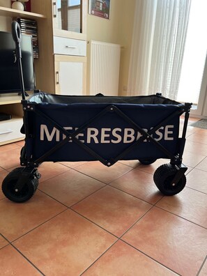 Game room - Meeresbrise - Beautiful terraced house (85sqm) for 5 persons with terrace close to the beach. (Norden)