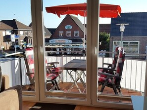 Outdoor dining - Nina - Apartment (65sqm) for 4 persons with elevator and balcony in the best (Norden)