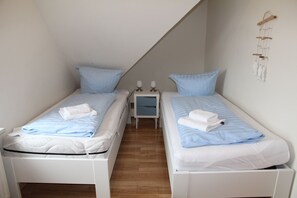 3 bedrooms, iron/ironing board, WiFi - Friesennest - Große Ferienwohnung mit Fahrstuhl für bis zu 6 Personen (Norden)