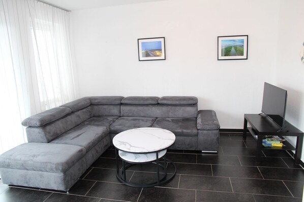 Unclassified image, 1 of 18, button