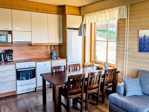 Fridge, microwave, dishwasher, cookware/dishes/utensils