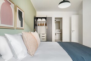 2 quartos, ferros/tábuas de passar roupa, Wi-Fi, roupa de cama
