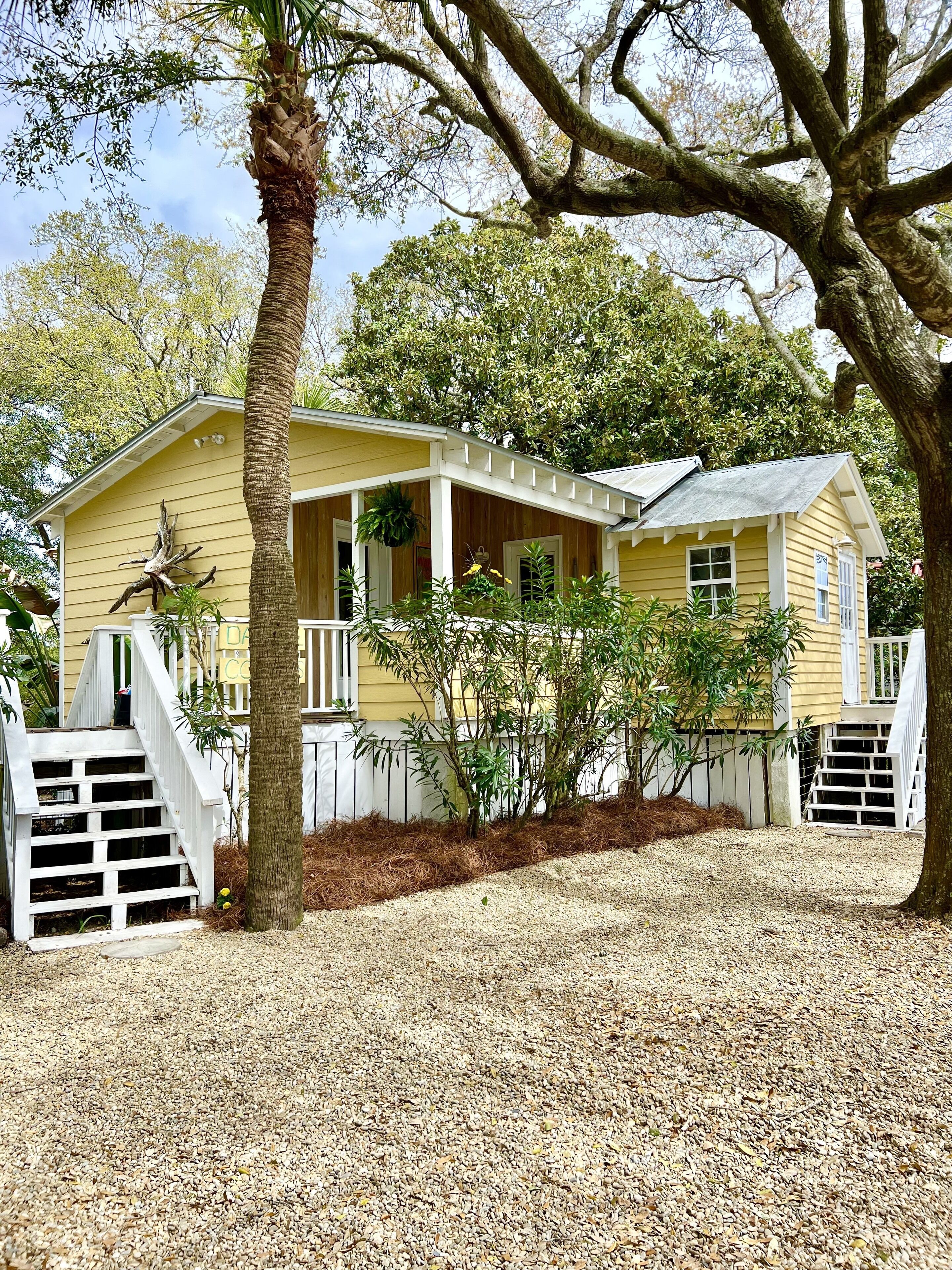 Charm, location & comfort just steps from restaurants,  shops and beach! 